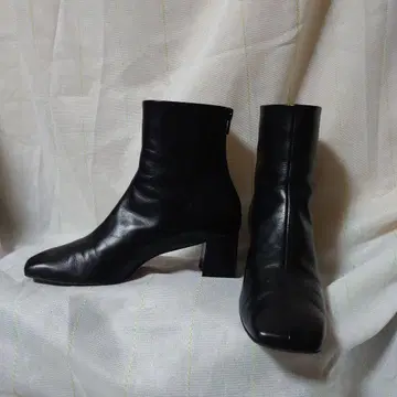 Odette e Odile 블랙 숏부츠 23.5cm