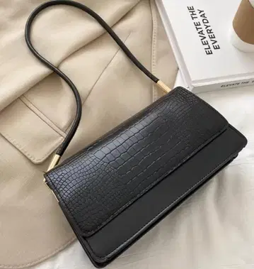 크로커다일풍 숄더백 블랙