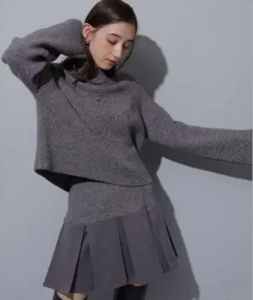 리란튜어 크롭 니트 x 턱 미니 스커트 세트 1 사이즈