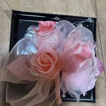 핑크 꽃 브로치 쉬폰 소재