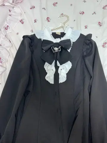 시크릿허니 액세서리 리본 긴팔 셋업 블랙