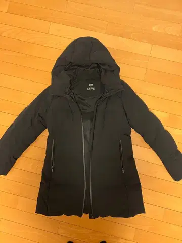 유니클로 후드 부착 다운 자켓 블랙