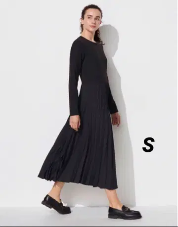 유니클로 콤비네이션 원피스 블랙