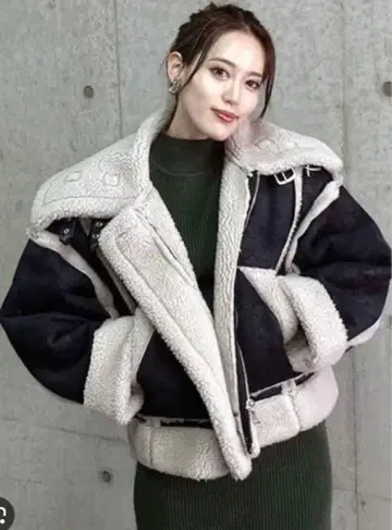 EMODA 페이크 무스탕 보아 블루종 숏 블랙