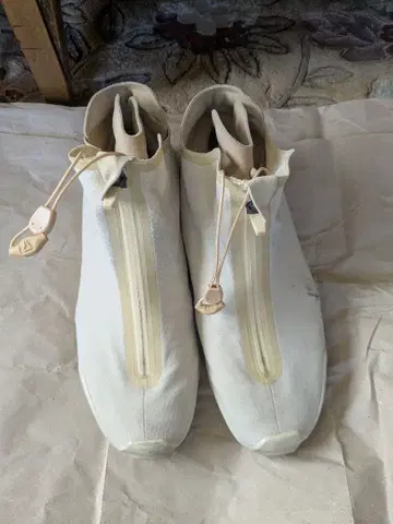 리복 코트 와일러 데저트 하이 CN3320 27.5cm