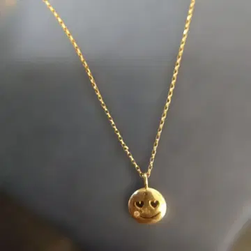 K10 YG 다이아몬드 스마일리 페이스 목걸이