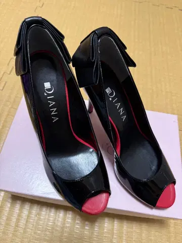 DIANA 백리본 오픈토 하이힐 23.5