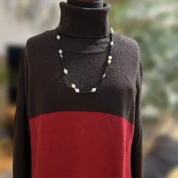 오트담 개성적인 브라운과 빨간색 스트라이프 터틀넥 니트