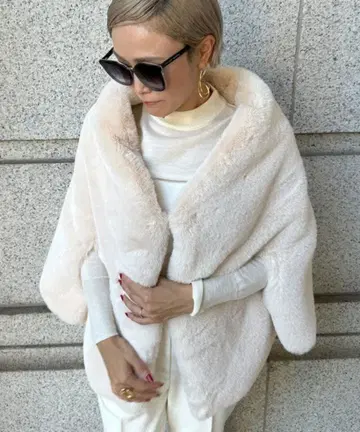 [ 택 포함 미사용 새상품 ] JENNE 제네 리치 볼륨 퍼 케이프