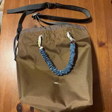 zattu 브라운 숄더백