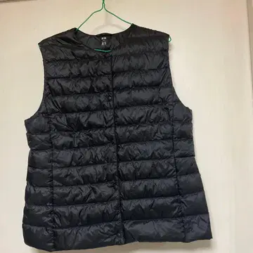 유니클로 다운 베스트 90% 블랙 XL