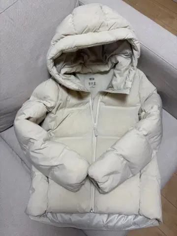 유니클로 UNIQLO 심리스 다운 코트 S