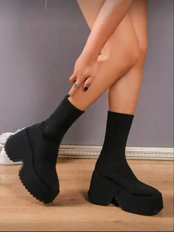 SHEIN 블랙 통굽 삭스 부츠