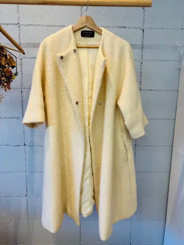 [ UNITED TOKYO ] 보아풍 크림색 롱 코트