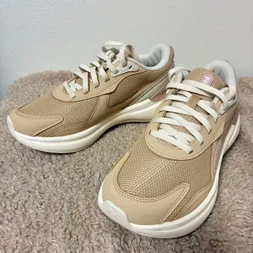 [ 새상품급 ] PUMA SOFTRIDE EXO NU 24.5cm 베이지