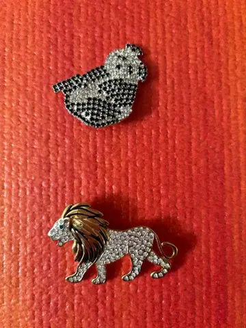 사자와 팬더 브로치 세트