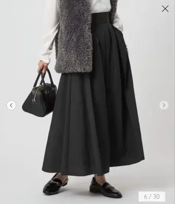 유나이티드 애로우즈 턱 플레어 스커트