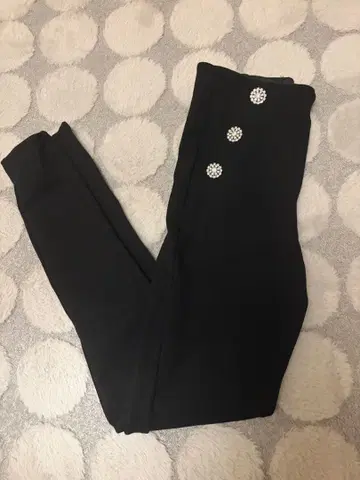 ZARA 블랙 레깅스 xs 큐빅
