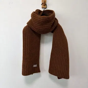 MARGARET HOWELL 마가렛호웰 밴딩 니트 머플러