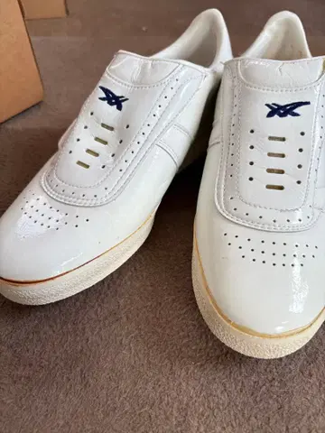 레어 상품 Reebok 화이트 스니커즈 슬립온 트레이닝 슈즈