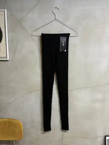 ATON 미사용 택 포함 블랙 레깅스 사이즈 02