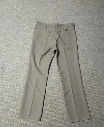 Wrangler 그레이 플레어 핏 슬랙스