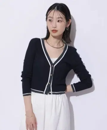 새상품 택 Mystrada W 배색 라인 가디건