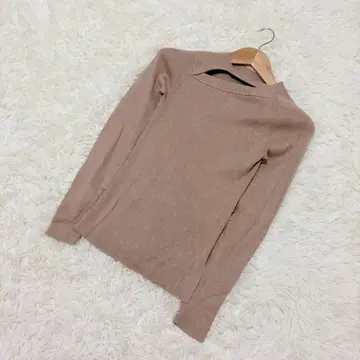 SLY 니트 컷 아웃 리브 소재 모드 페미닌