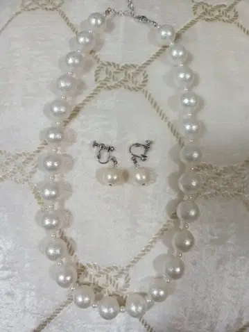 새상품 코튼 펄 목걸이와 귀찌 세트