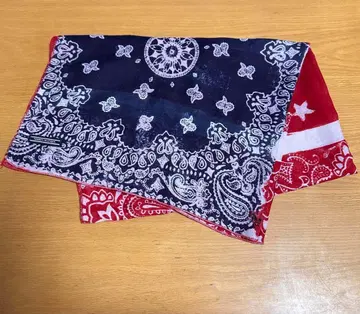 TOMMY HILFIGER 반다나 패턴 스카프