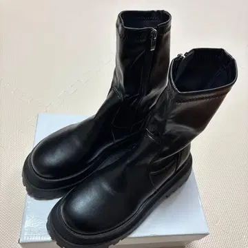 attrayant 샤크 밑창 부츠