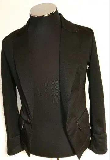 숏 기장 레오파드 무늬 절개 테일러드 자켓