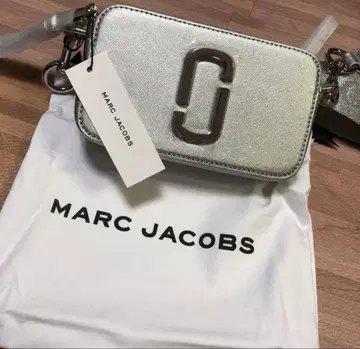 MARC JACOBS 실버 숄더백