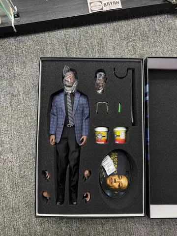 PRESENT TOYS 1/6 구스타보 프링 브레이킹 배드