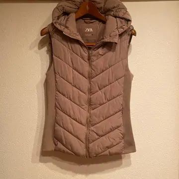 ZARA 후드 부착 퀼팅 다운 베스트