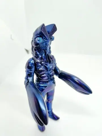 울트라맨 소프트 비닐 발탄 성인 리페인트