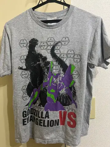 [ 레어템 ] USJ 한정판 고질라 VS 에반게리온 콜라보 T셔츠