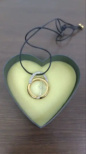 SWAROVSKI (스와로브스키) 의 목걸이