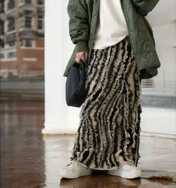 [ 새상품 ] 안티카 프린지 니트 스커트