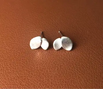 실버 잎 모양 귀걸이