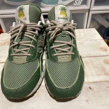 Saucony 그린 스니커즈 파인애플 자수