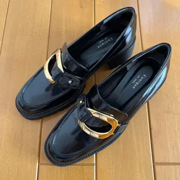 L'unique et moi 류닉 에 모아 볼륨 로퍼 블랙