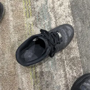 블랙 스니커즈 레이스업