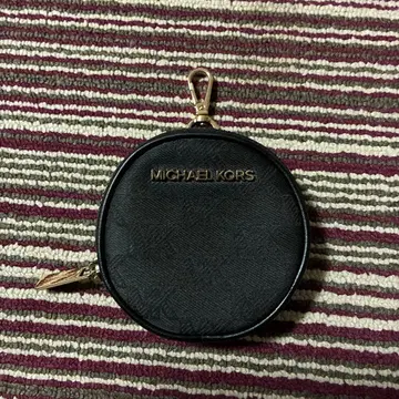 MICHAEL KORS 블랙 원형 코인 케이스