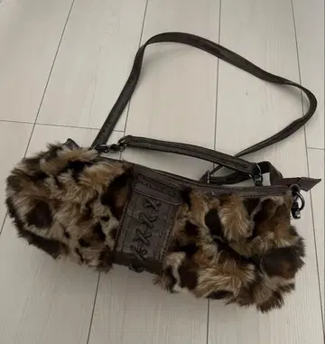 레오파드 무늬 숄더백 VIVAYOU