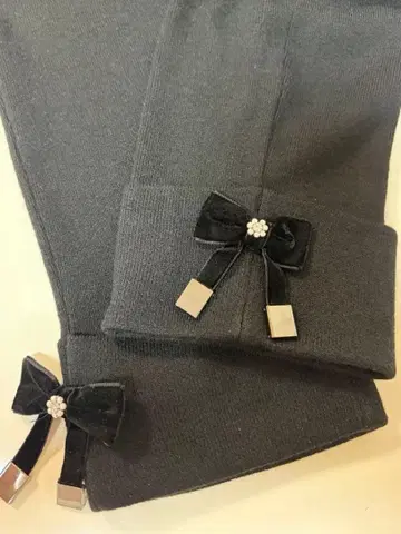 2025AW 슈퍼 뷰티 밑단 벨로아 리본 포함 스키니 니트 팬츠 44