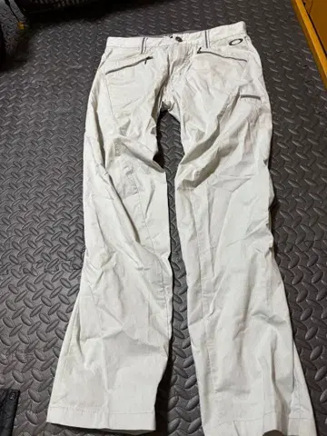 Oakley 화이트 팬츠 32 사이즈