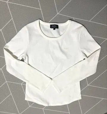 APC 화이트 긴팔 T셔츠