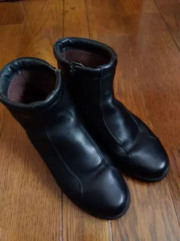 가죽 블랙 숏부츠