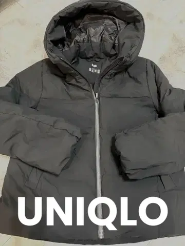 UNIQLO 유니클로 심리스 다운 자켓 블랙 S 사이즈
